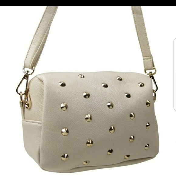 🖤Studded crossbody bag! - Picture 3 of 6